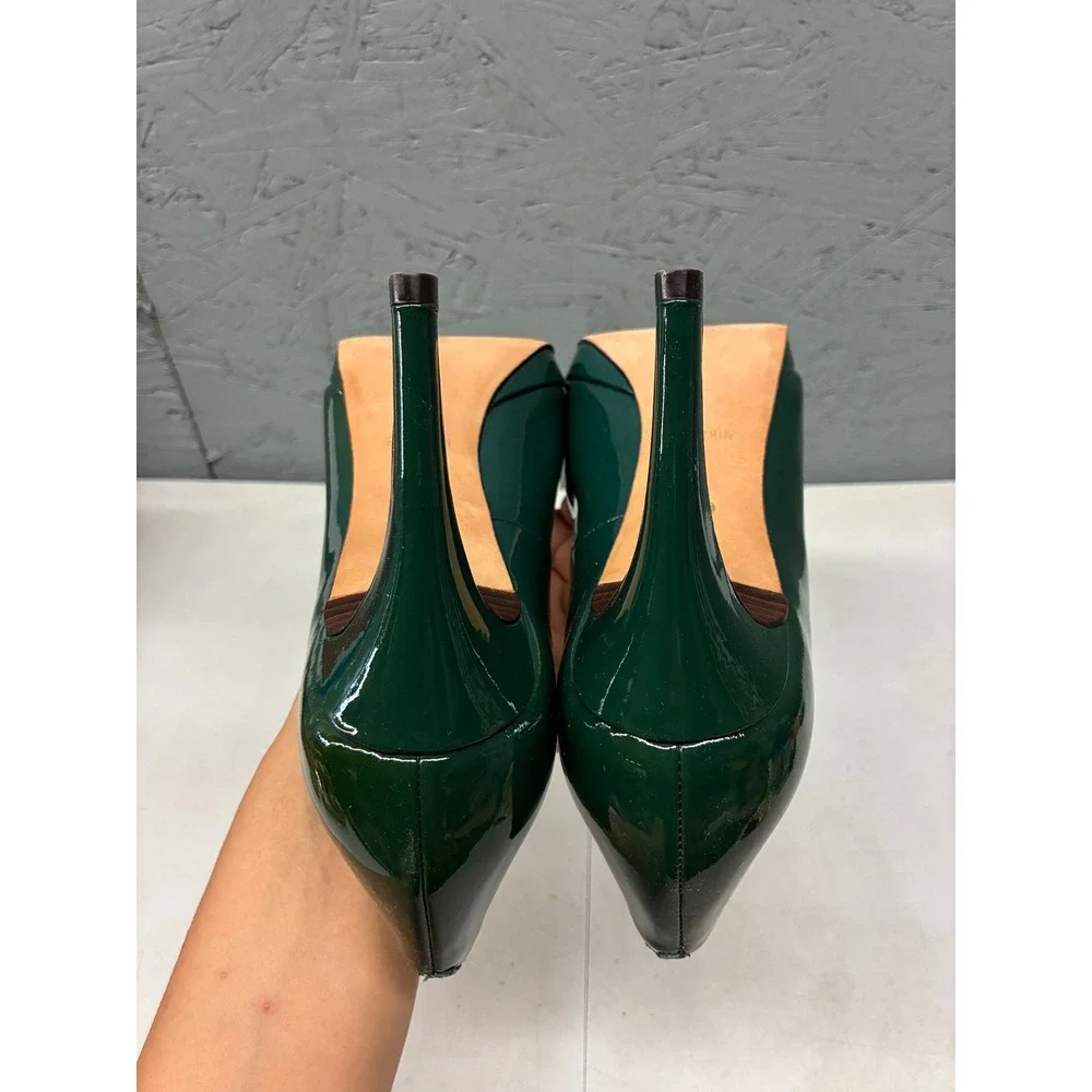 Cole Haan no visible